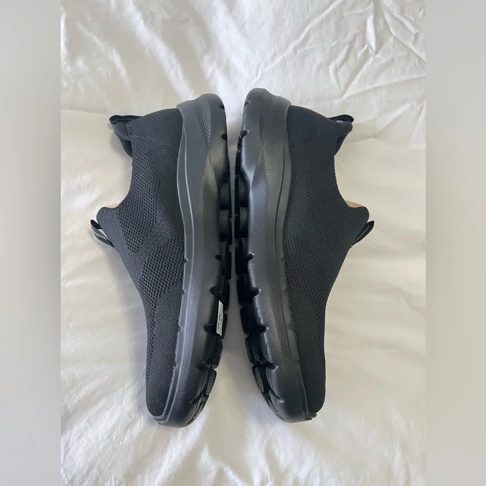 Skechers | Men's SZ 9 | Go Walk Air Cooled Black Comfort Slip-On Shoes | New - Picture 2 of 6